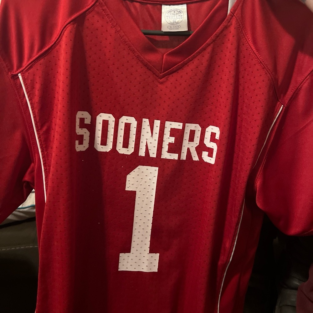 OU OKLAHOMA jersey number 1 size extra large. In excellent condition